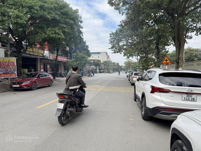 Bán đất mặt đường nguyễn khiêm ích trâu quỳ 140m2 (mt 7m)  đường 22m vỉa hè 5m  view thoáng