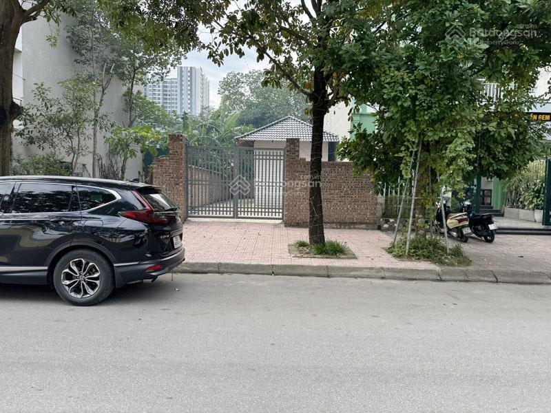 Bán đất mặt đường nguyễn khiêm ích trâu quỳ 140m2 (mt 7m)  đường 22m vỉa hè 5m  view thoáng