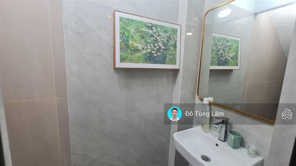 Cần tiền bán gấp căn góc 63,3m2 nhà 5 tầng, thang máy, mặt đường thôn lê xá. đường 5m, ô tô vào nhà
