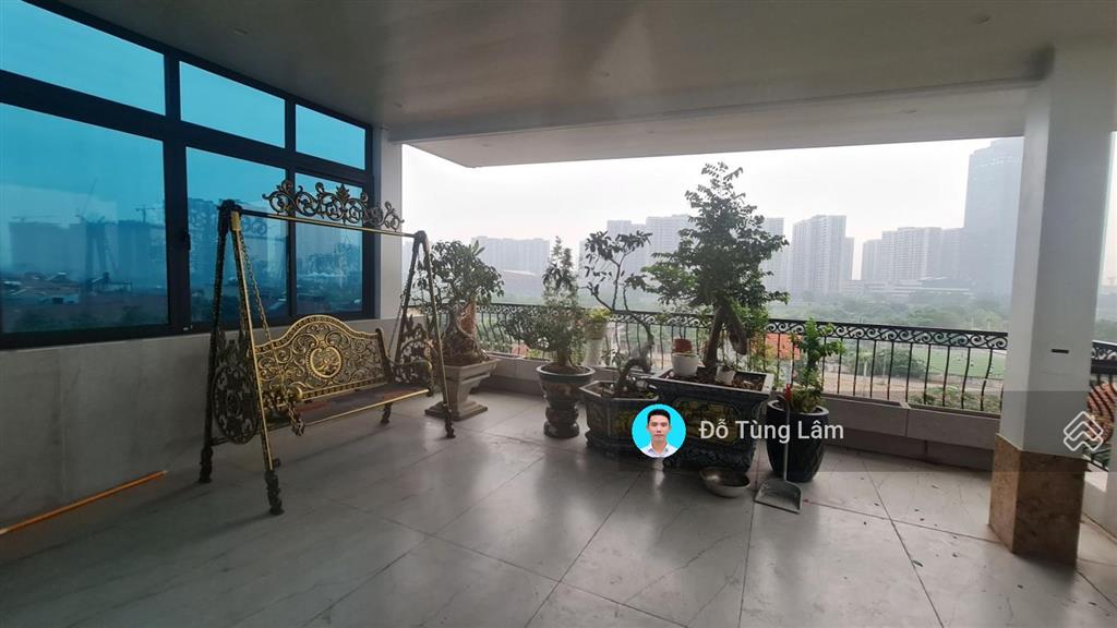 Cần tiền bán gấp căn góc 63,3m2 nhà 5 tầng, thang máy, mặt đường thôn lê xá. đường 5m, ô tô vào nhà