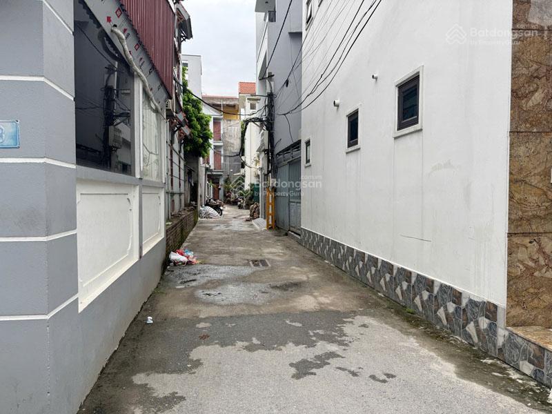 Lô góc đức giang việt hưng 54m2 ô tô 16 chỗ vào đất, cách 20m ra đường thông ô tô