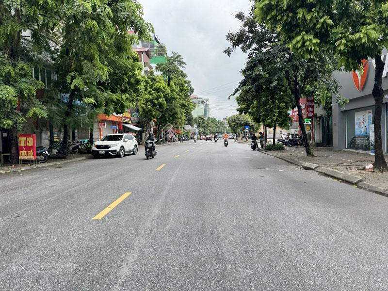 Bán 37,6m2 nhà 3 tầng mặt phố ngô xuân quảng gia lâm  kd sầm uất cạnh hv nông nghiệp & ocean park