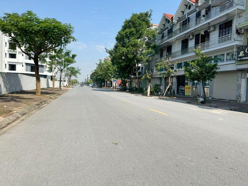 Cần bán 40,8m2 đất mặt phố Nguyễn Mậu Tài. Đối diện dự án Shophouse TQ5