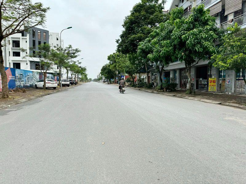 Cần bán 40,8m2 đất mặt phố Nguyễn Mậu Tài. Đối diện dự án Shophouse TQ5