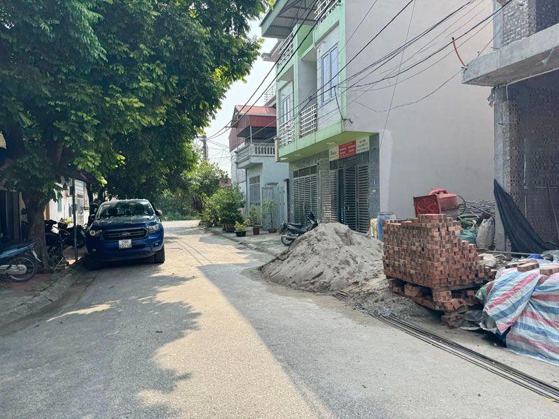 Cần Tiền Bán Gấp Nhà TĐC Đông Dư 120m2 Mặt Tiền 8m - Dân Xây Kiên Cố, Thiện Chí Thương Lượng