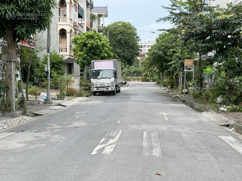 Chính chủ cần tiền bán gấp 60m2 tđc trâu quỳ  kinh doanh tốt, sổ sẵn công chứng