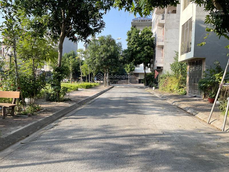 Bán đất tđc giang biên 64,3m2 hướng đông nam, view vườn hoa thoáng trọn đời, giá tốt