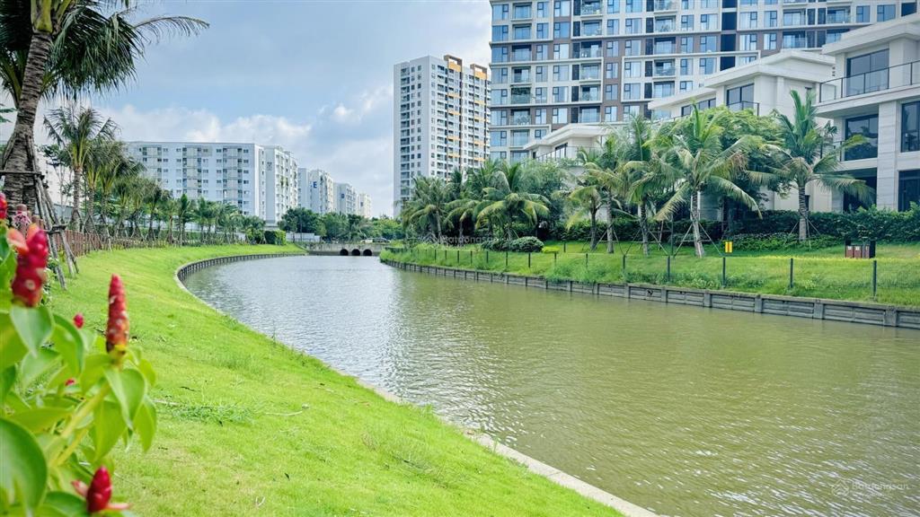 Nhà phố 6x21m compound 2 mặt tiền giáp sông (kinh doanh nội khu được) gần pmh chỉ 79tr/m2 mizuki