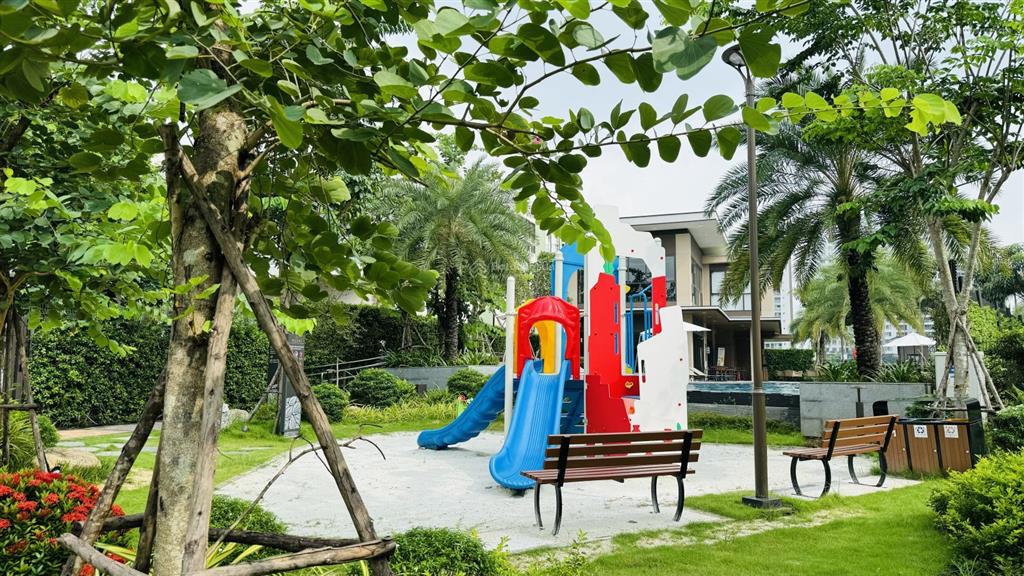 Nhà phố 6x21m compound 2 mặt tiền giáp sông (kinh doanh nội khu được) gần pmh chỉ 79tr/m2 mizuki