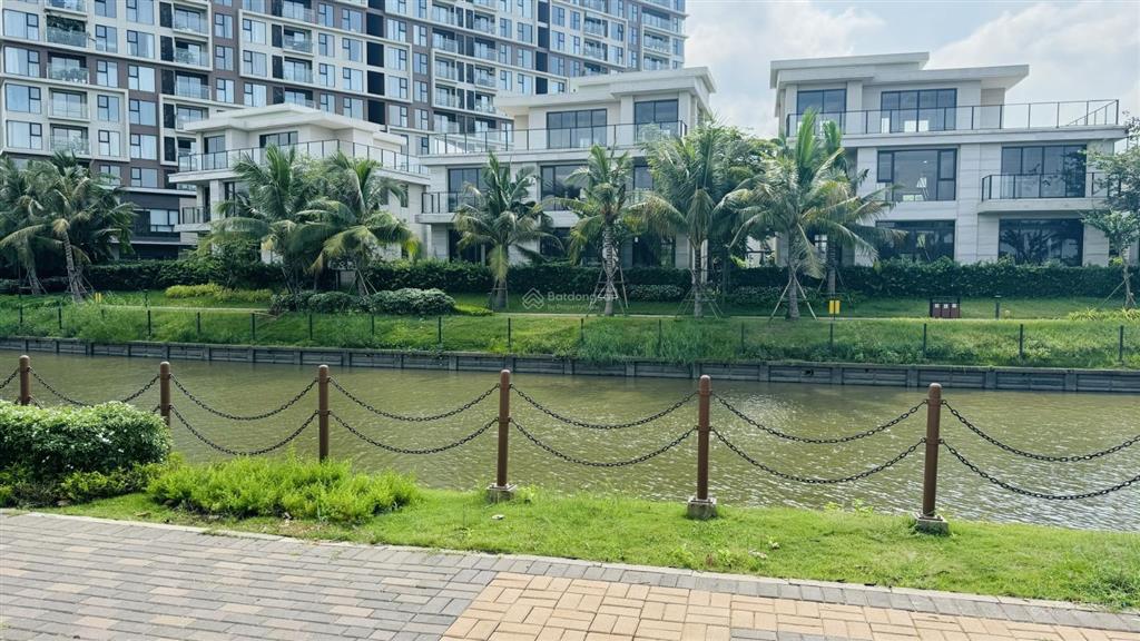 Nhà phố 6x21m compound 2 mặt tiền giáp sông (kinh doanh nội khu được) gần pmh chỉ 79tr/m2 mizuki