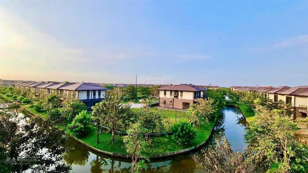 Biệt thự góc view kênh đẹp hiếm có tại waterpoint