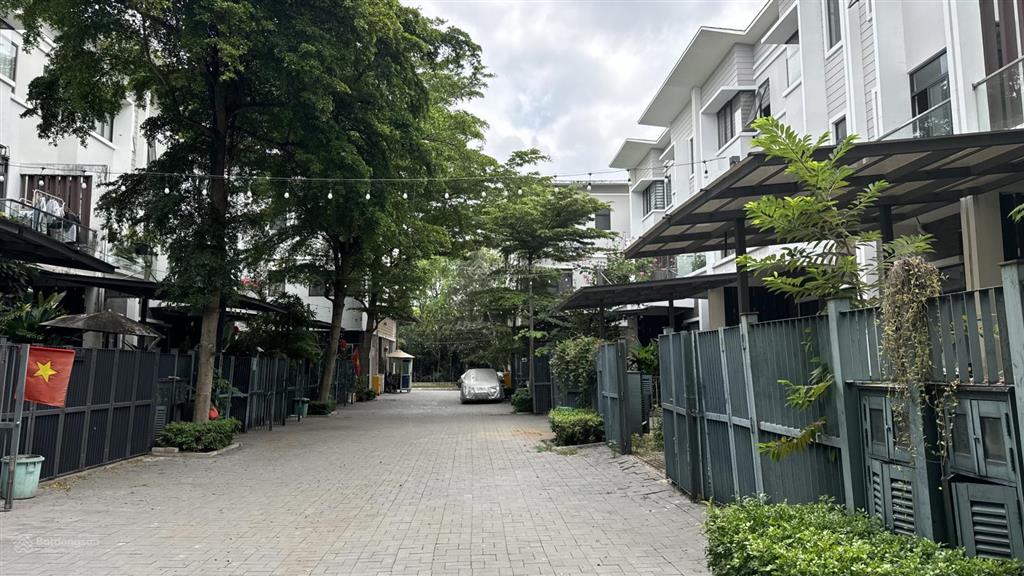 Chủ bán gấp nhà phố đảo valora hoàn thiện cơ bản, sổ hồng trao tay 10 tỷ