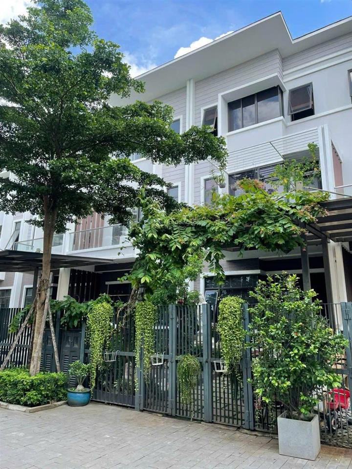 Nhà phố valora islands mizuki park  mời xem căn này