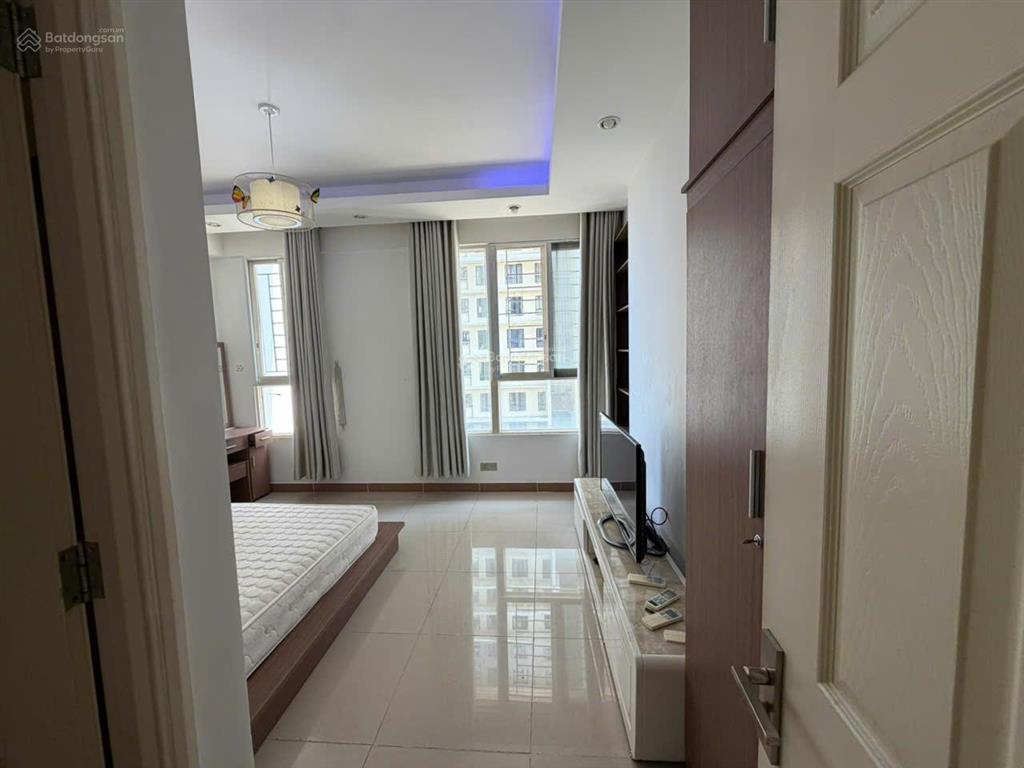 Cho thuê căn hộ 2 phòng ngủ, 85m², giá chỉ 10triệu/tháng tại the era town.