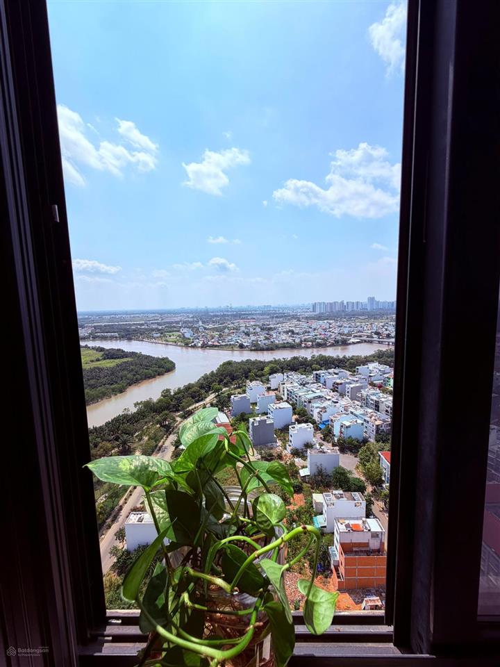 Bán căn hộ 2 phòng ngủ full nội thất, view thoáng, giá tốt tại the era town