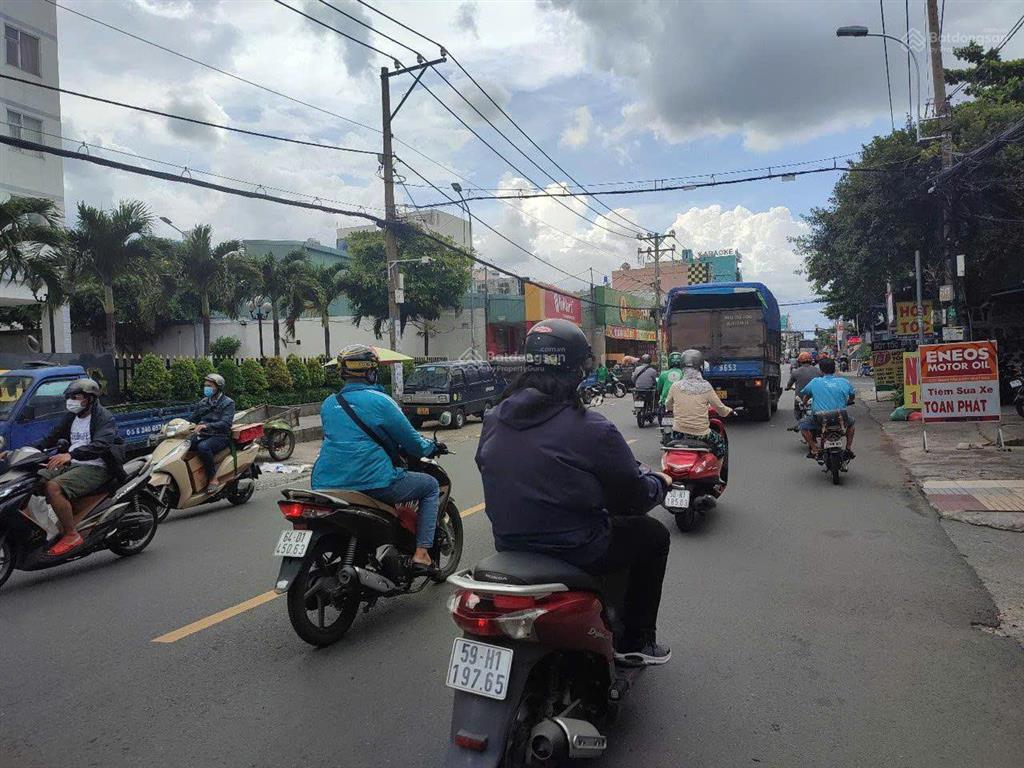 Nhà mặt tiền đường bình long, 4m x 22m, cấp 4, giá 13.5 tỷ