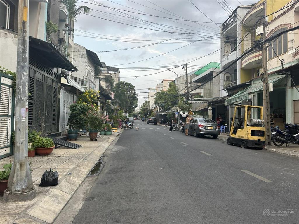 Nhà đường mặt tiền lê niệm, 12m x 18m, xưởng, giá 32 tỷ