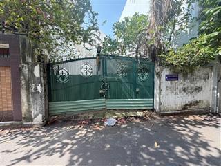 Nhà đường hẻm lê thúc hoạch, 8m x 19, cấp 4, giá 15.3 tỷ