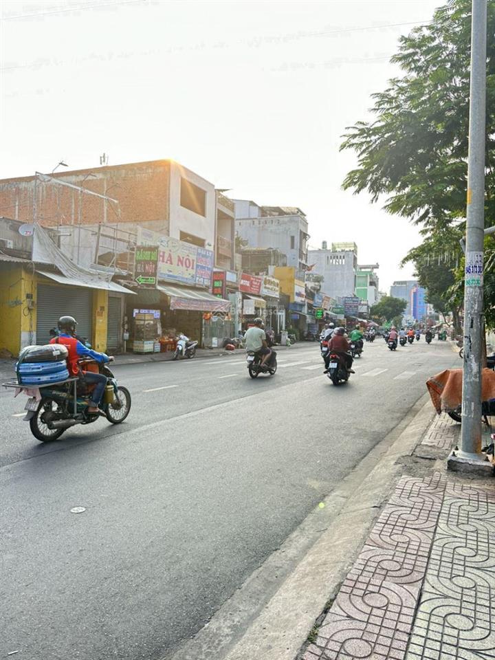 Nhà đường mặt tiền vườn lài, 4m x 17.85m, nhà cấp 4, giá 9.5 tỷ