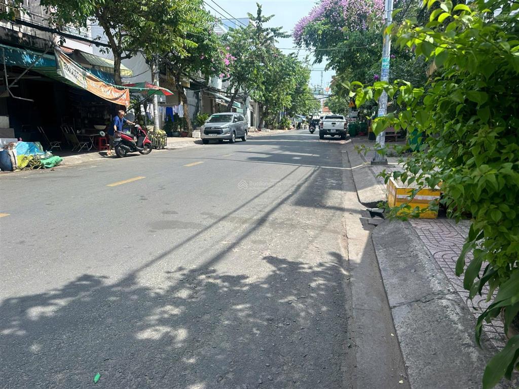 Nhà đường mặt tiền nguyễn ngọc nhựt, 5.65m x 19m, cấp 4, giá 12.2 tỷ