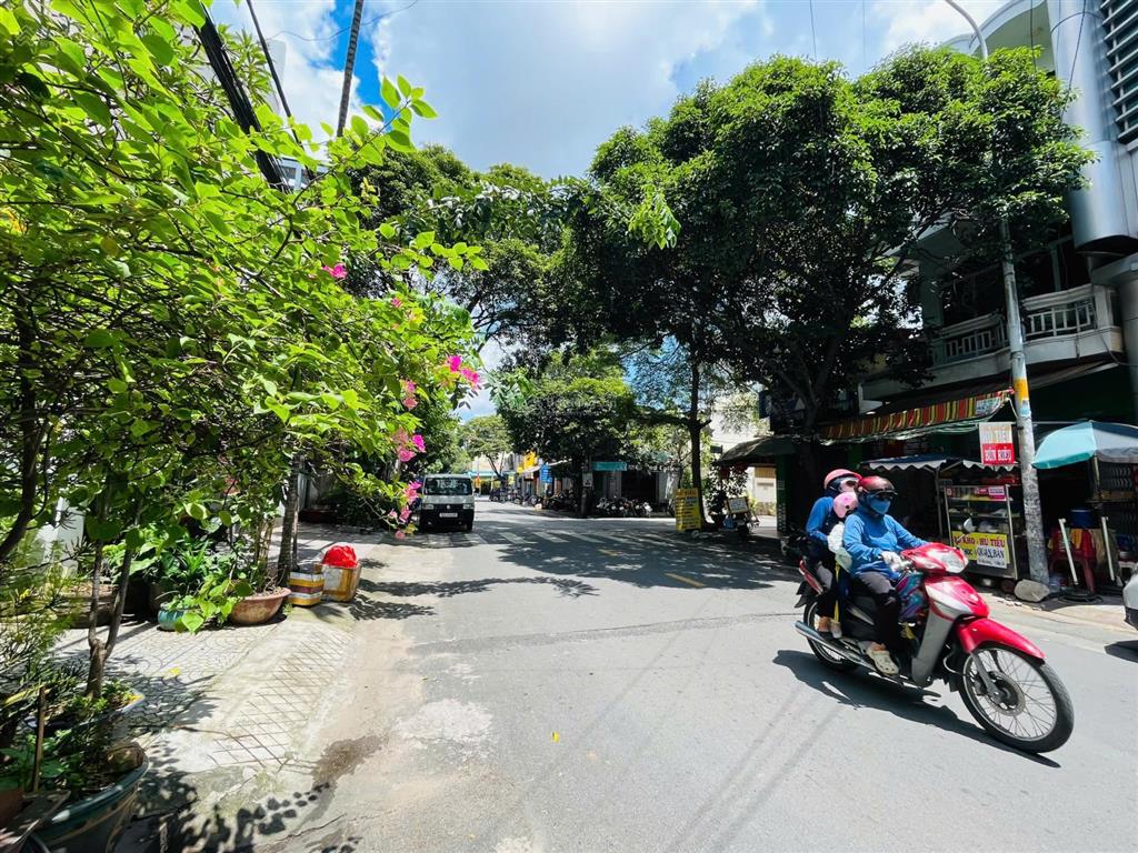 Bán nhà mt bác ái 4,05x17,65 trệt 3 lầu st, 10.5 tỷ