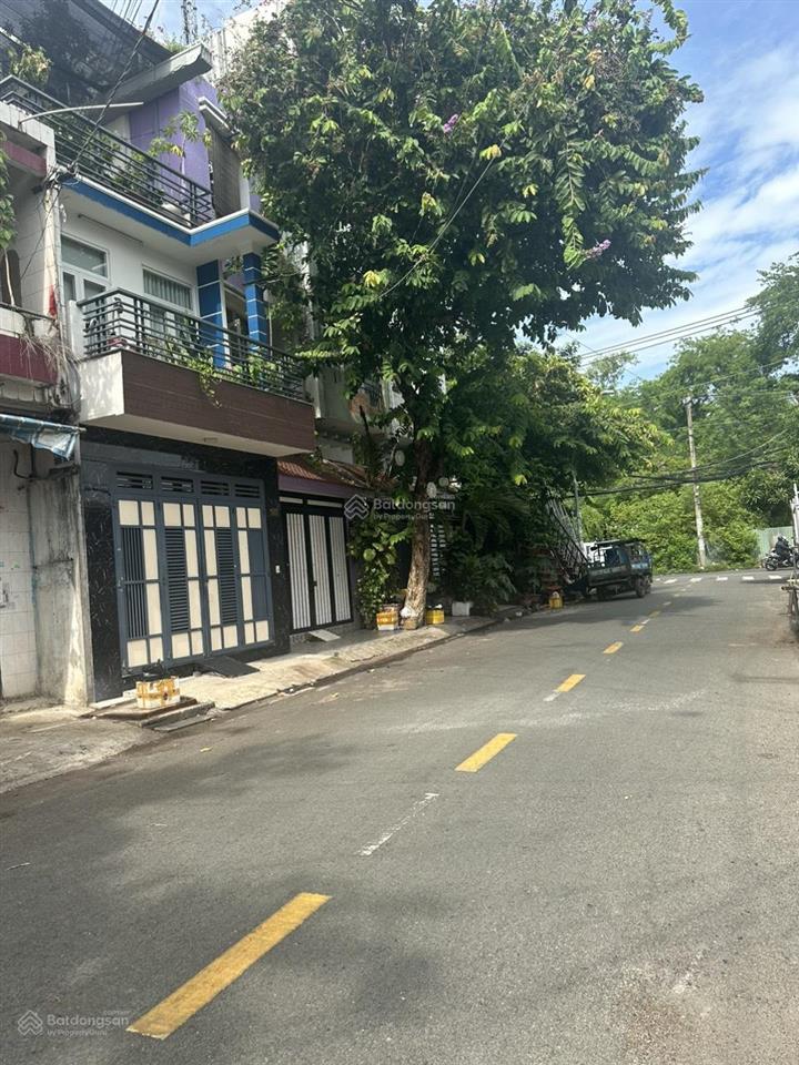 Bán gấp nhà mt nguyễn xuân khoát, tân thành, cấp 4, 4.5x32m, giá 17 tỷ