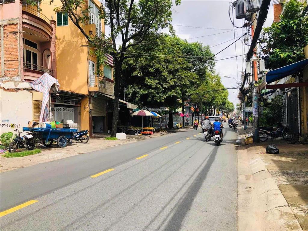 Bán gấp nhà mt nguyễn xuân khoát, tân thành, cấp 4, 4.5x32m, giá 17 tỷ