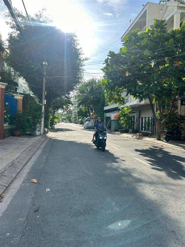 Mt dương khuê, 4x18m đúc 2 lầu