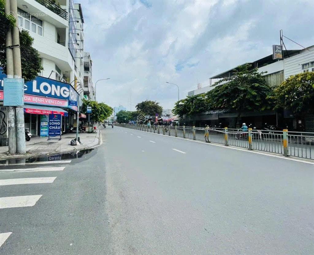 Mtkd lũy bán bích, 4,3x23, đúc 1 lầu, giá 13,5 tỷ