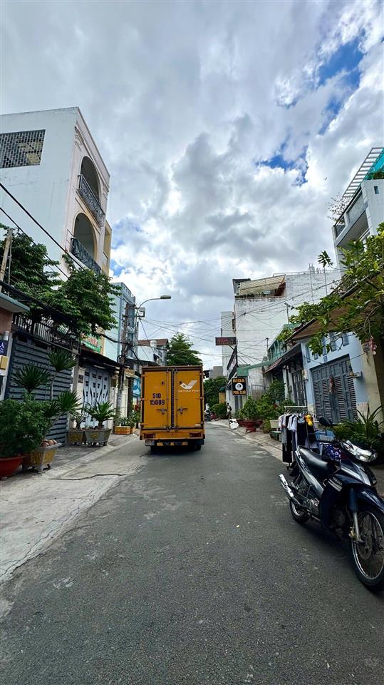 Mt đô đốc thủ, 4,1x27m cấp 4, giá 11 tỷ
