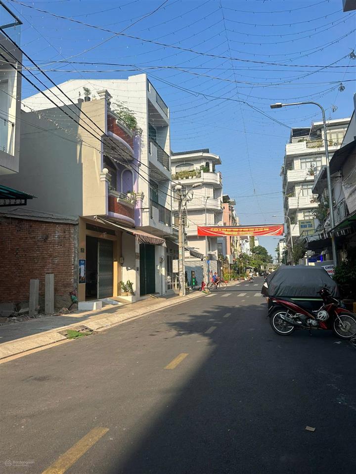 Mặt tiền đường bàn cờ nguyễn trường tộ, 4x16,5 đúc 2 lầu, giá 10 tỷ