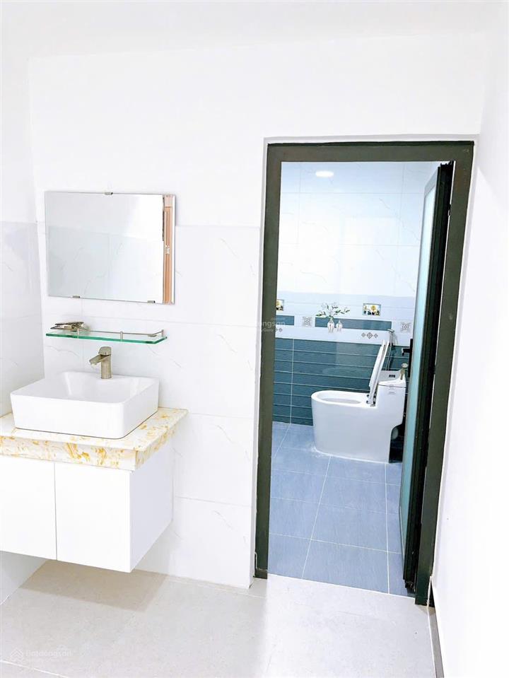 106 cầu xéo, 5,2x17,4 đúc 2 lầu sân thượng