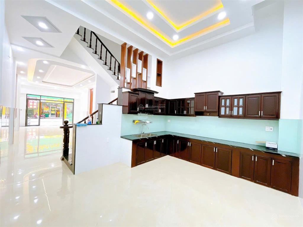 106 cầu xéo, 5,2x17,4 đúc 2 lầu sân thượng