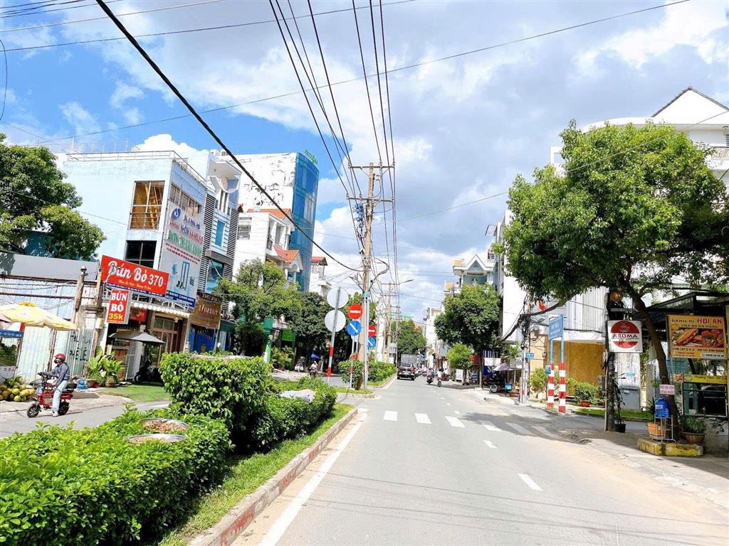Mặt tiền nguyễn cửu đàm, 4x30 đúc 5 tấm, giá 14,8 tỷ