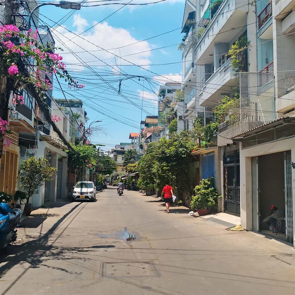 Nhà 4 tầng đường 3 tháng 2 (4,5mx12,5m). giá 12,5 tỷ