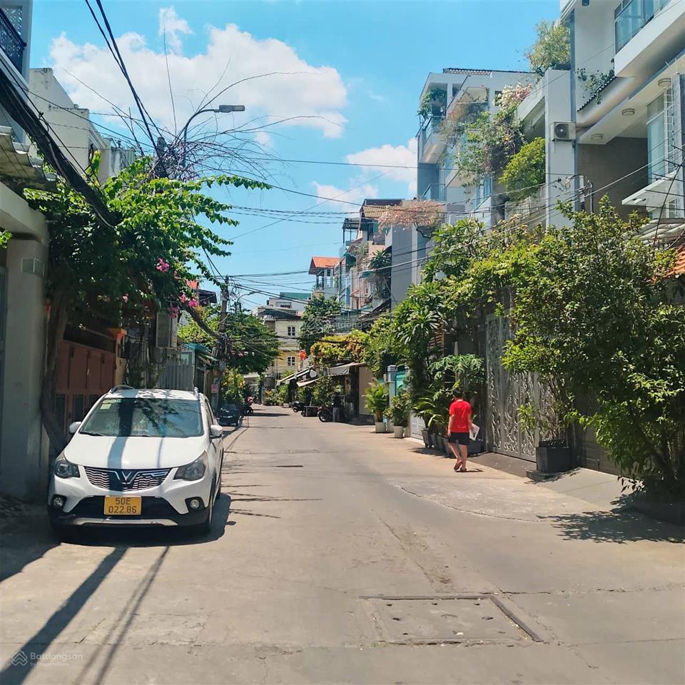 Nhà 4 tầng đường 3 tháng 2 (4,5mx12,5m). giá 12,5 tỷ