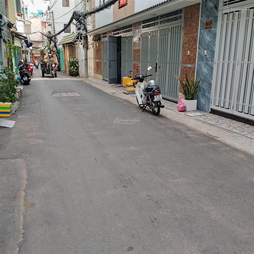 Nhà 2 tầng thích quảng đức (4mx13m. nở hậu 5m). giá 9,5 tỷ.