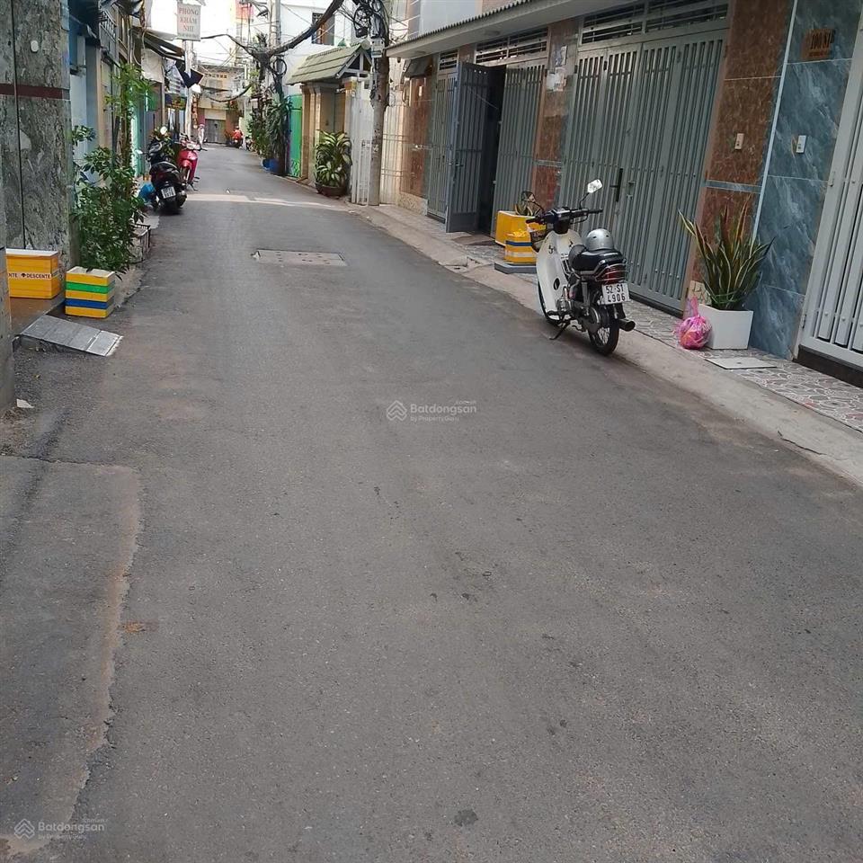 Nhà 2 tầng thích quảng đức (4mx13m. nở hậu 5m). giá 9,5 tỷ.