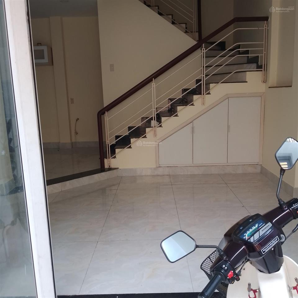 Nhà 4 tầng phan xích long (7,5mx8m). giá 10,6 tỷ