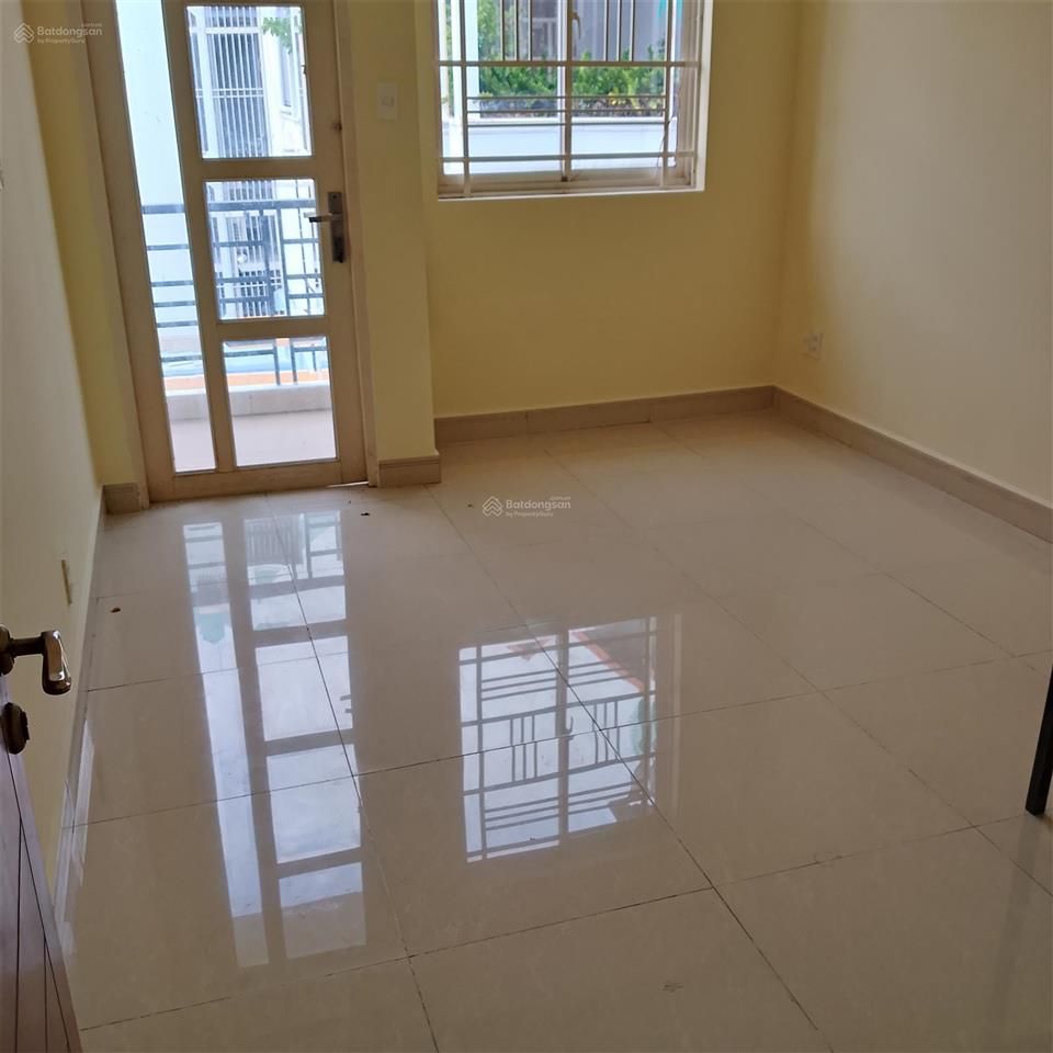 Nhà 4 tầng phan xích long (7,5mx8m). giá 10,6 tỷ