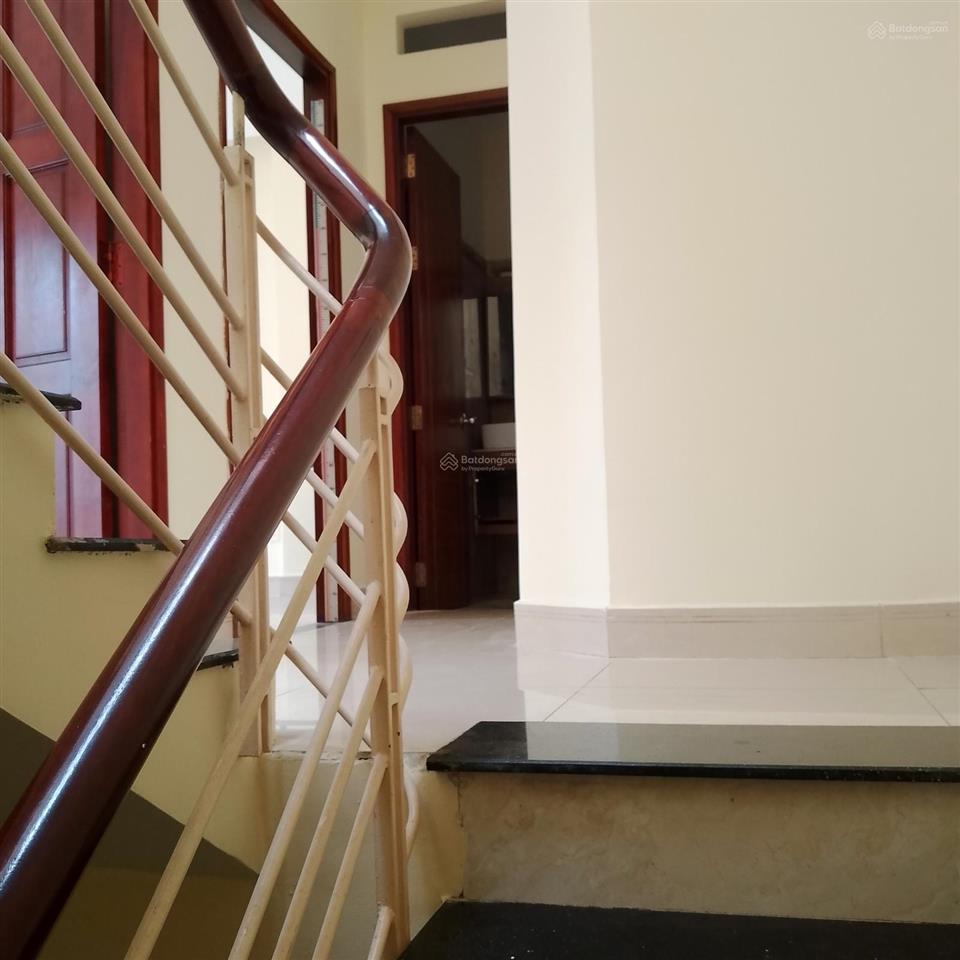 Nhà 4 tầng phan xích long (7,5mx8m). giá 10,6 tỷ