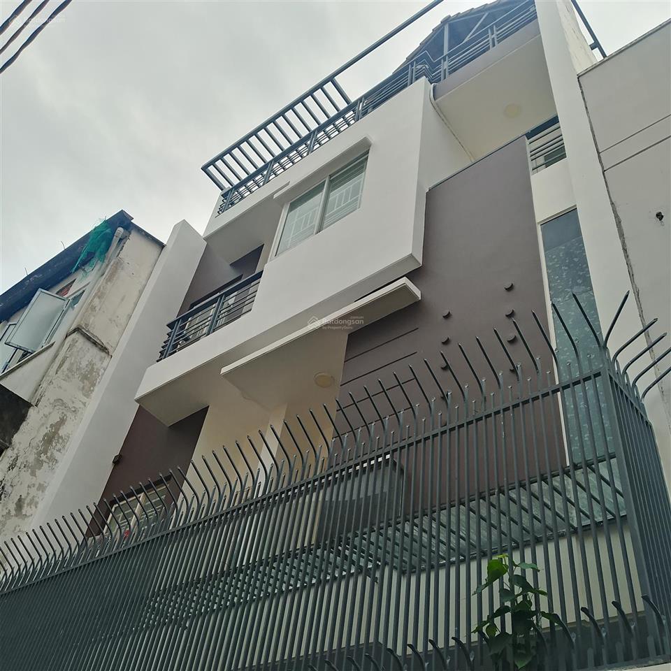 Nhà 4 tầng phan xích long (7,5mx8m). giá 10,6 tỷ