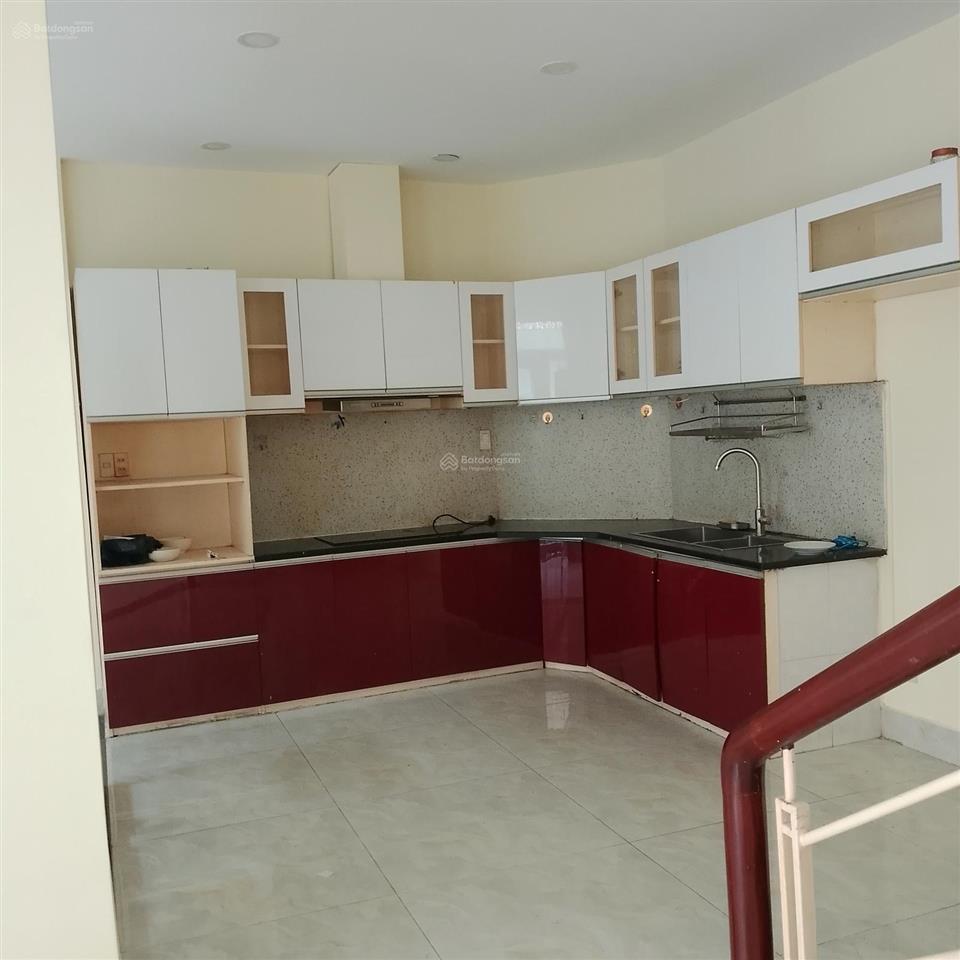 Nhà 4 tầng phan xích long (7,5mx8m). giá 10,6 tỷ