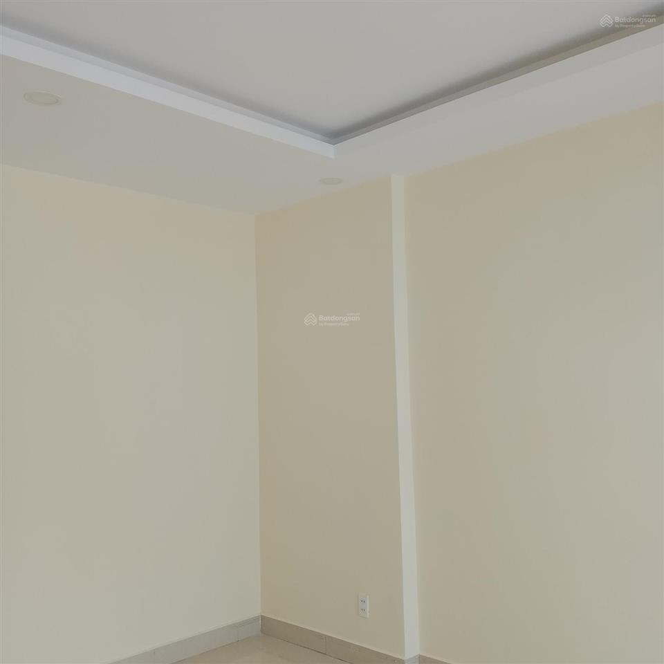 Nhà 4 tầng phan xích long (7,5mx8m). giá 10,6 tỷ