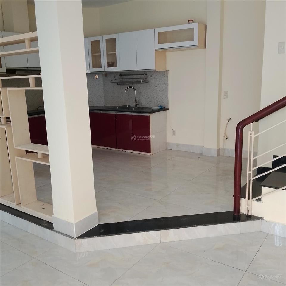 Nhà 4 tầng phan xích long (7,5mx8m). giá 10,6 tỷ