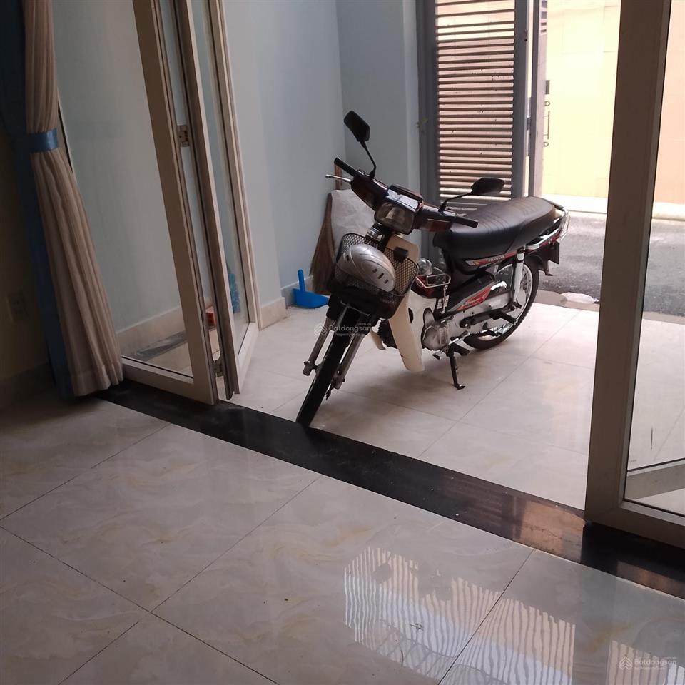 Nhà 4 tầng phan xích long (7,5mx8m). giá 10,6 tỷ