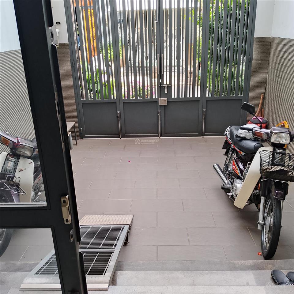 Mặt tiền khu tên lửa (4 tầng 4mx20m). giá 10 tỷ 600 triệu