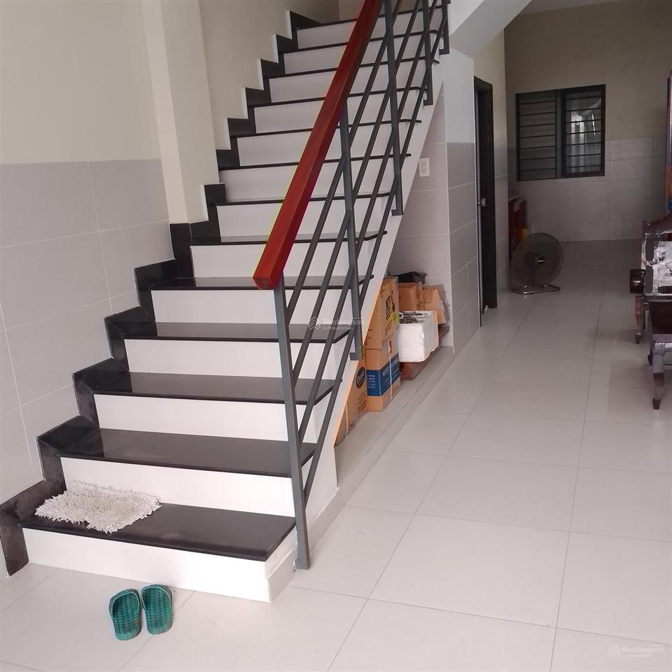 Mặt tiền khu tên lửa (4 tầng 4mx20m). giá 10 tỷ 600 triệu