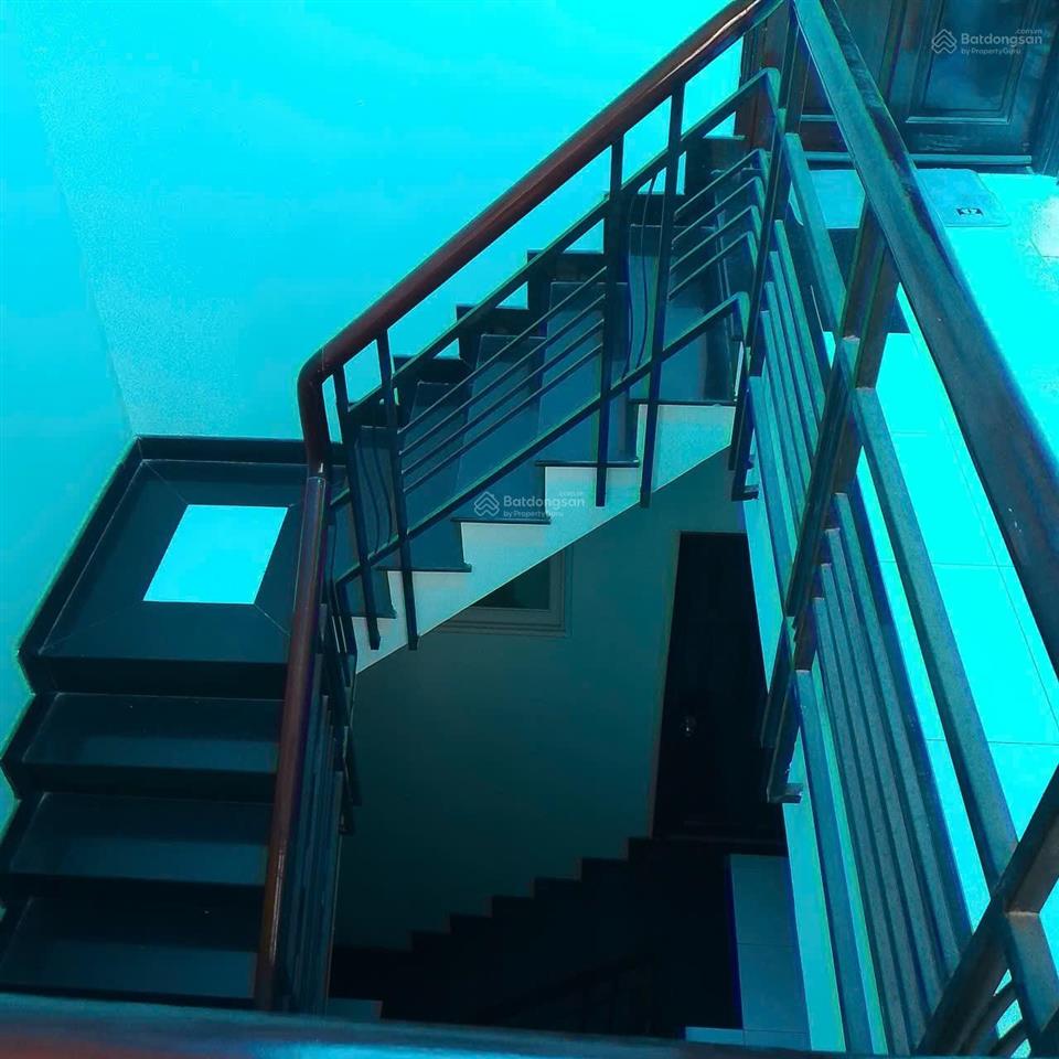 Hẻm cách mạng tháng 8 (5 tầng 4,4mx15m, nở hậu 6,8m). giá 10 tỷ