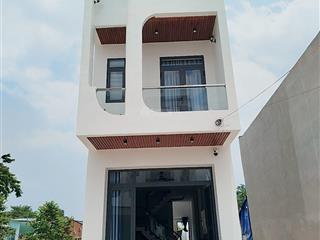 Chính chủ bán nhà 2 tầng 120m2, 3pn2wc, full nt, giá 3tỷ3 thương lượng, shr, trung tâm thủ dầu một